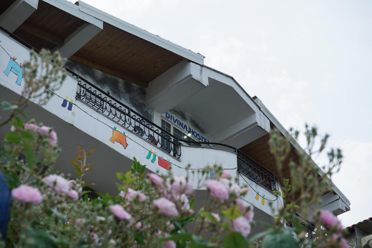 Divina Hostel ติรานา ภายนอก รูปภาพ