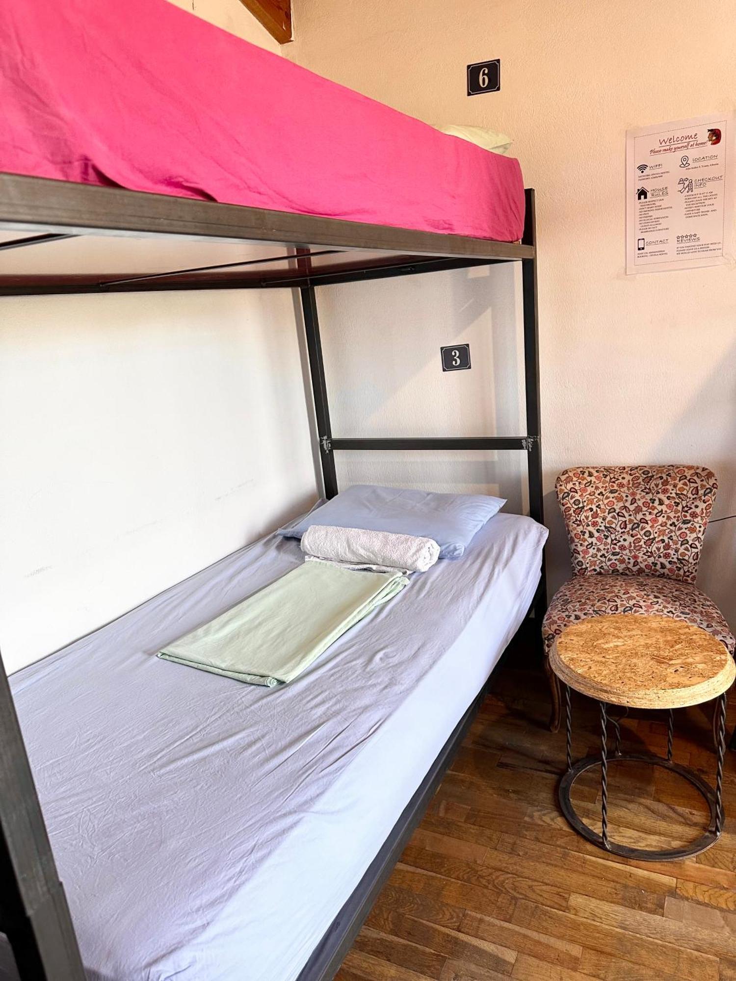 Divina Hostel ติรานา ภายนอก รูปภาพ